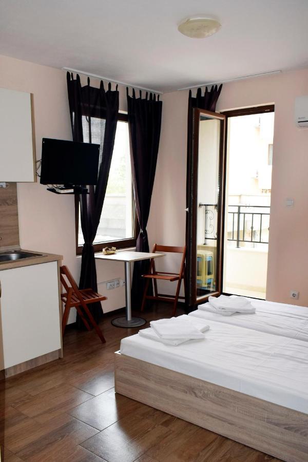 Flora Beach Apartaments Burgas Exterior foto